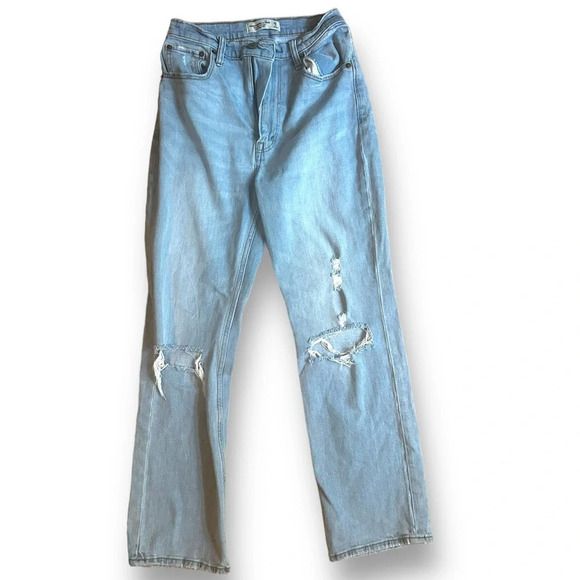 Abercrombie & Fitch Ultra High Rise Ankle Straight Jean Size 26/2 light - Picture 1 of 9